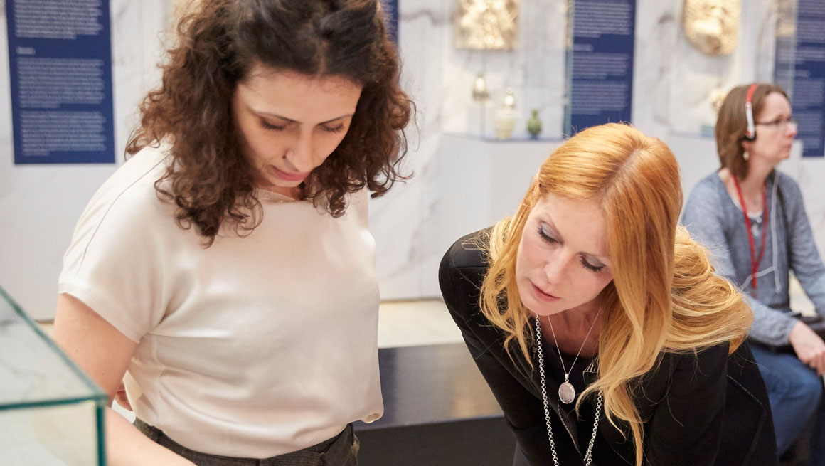 TV-Serie Guardians of Heritage - Hüter der Geschichte mit Esther Schweins in Berlin auf HISTORY 3