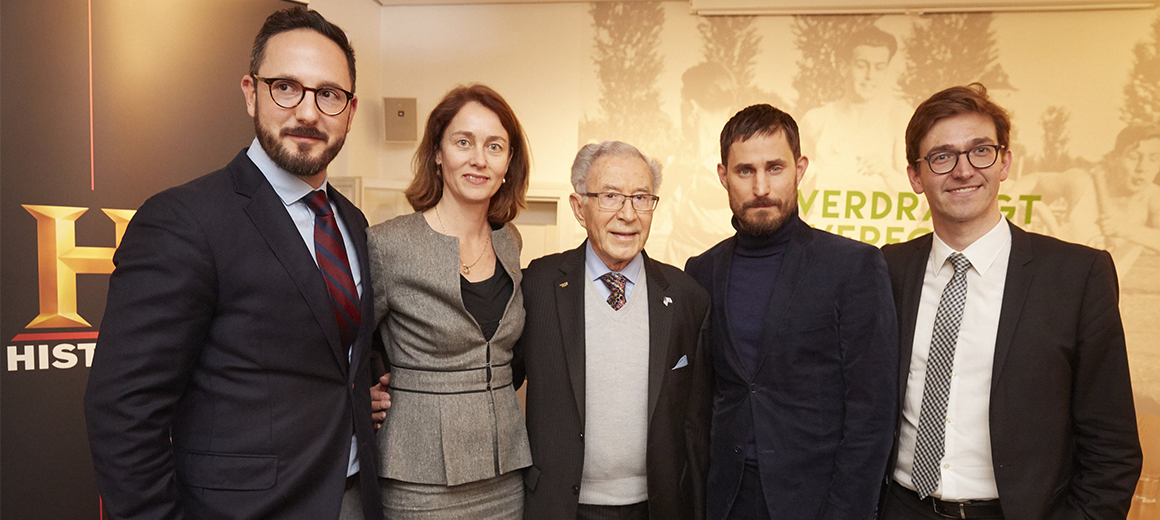 v.l.n.r.: HISTORY-Produzent Emanuel Rotstein, Bundesfamilienministerin Dr. Katarina Barley, Ben Lesser, Clemens Schick und Patrick Siegele, Direktor des Anne Frank Zentrums.